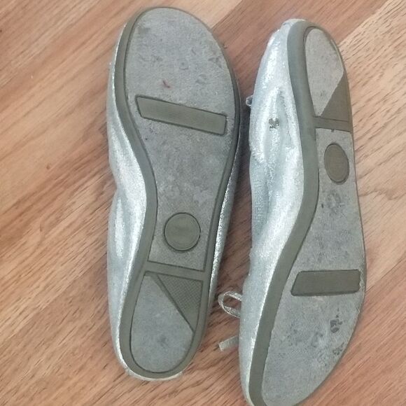 Women's silver flats /Loafers pre-owned - Picture 9 of 13
